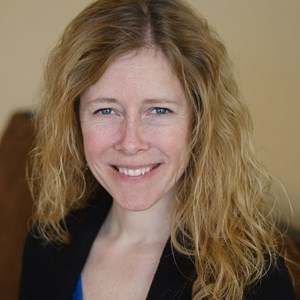 Kara Hay headshot